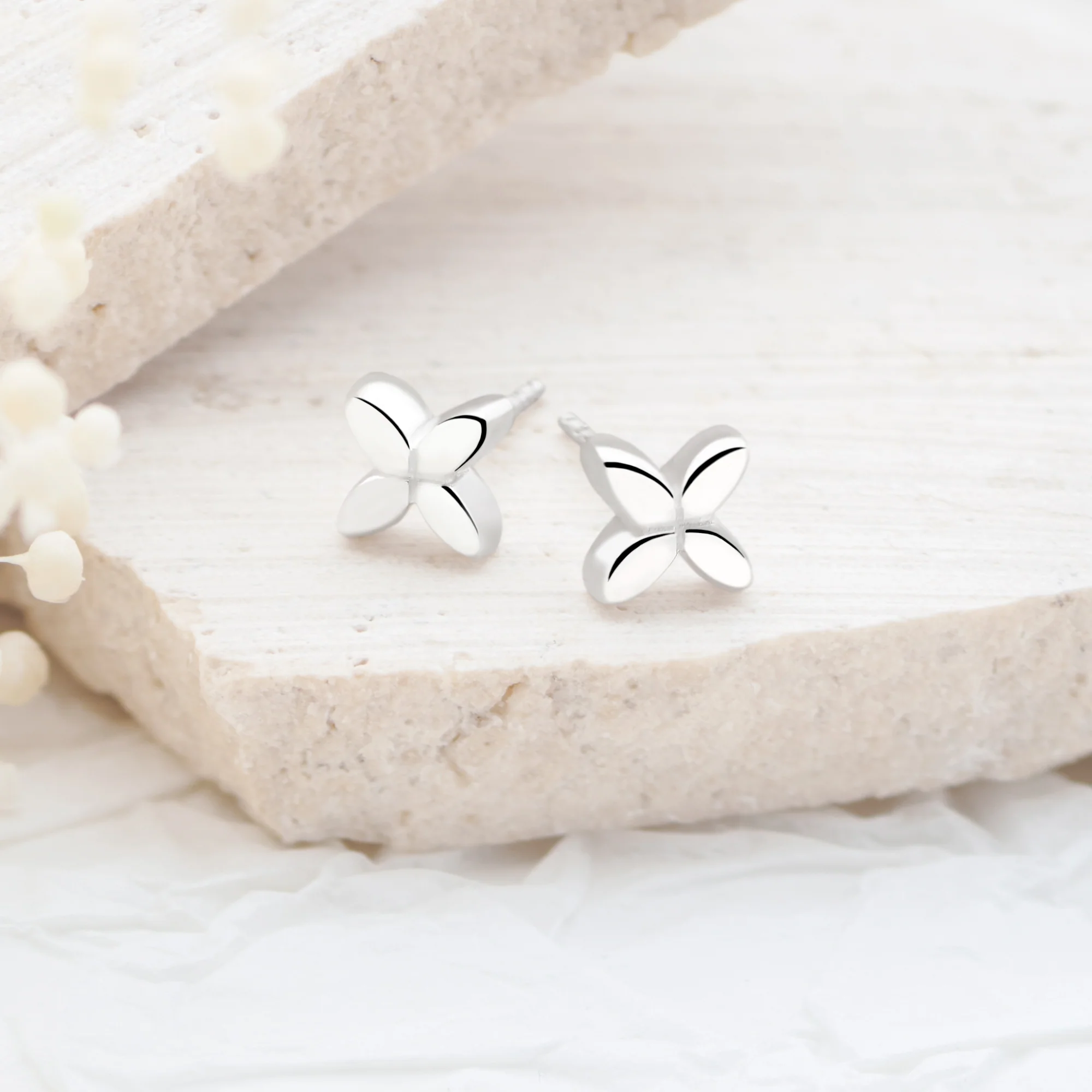 Silver Clover Earrings - Image 2