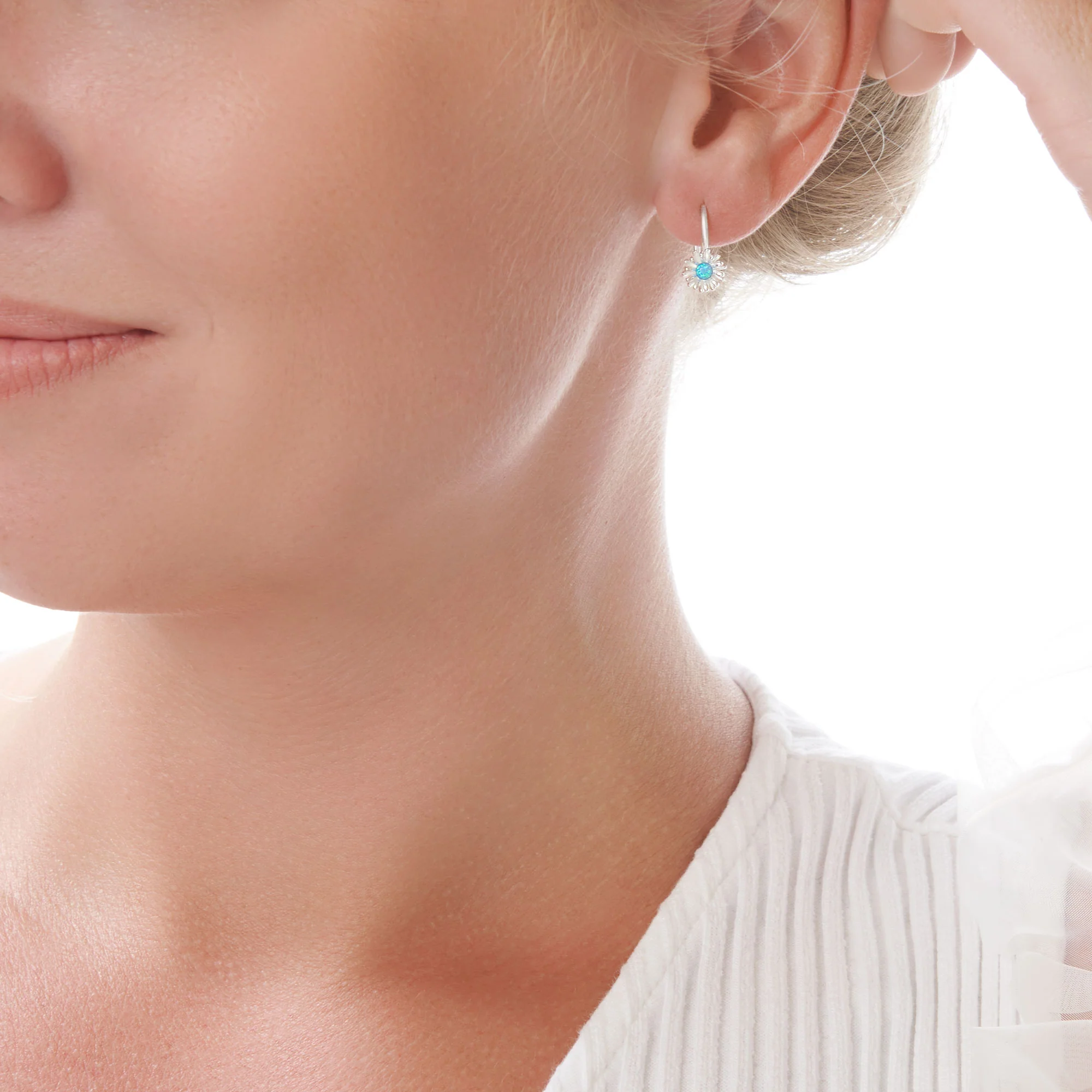Daisy Blue Earrings - Image 3