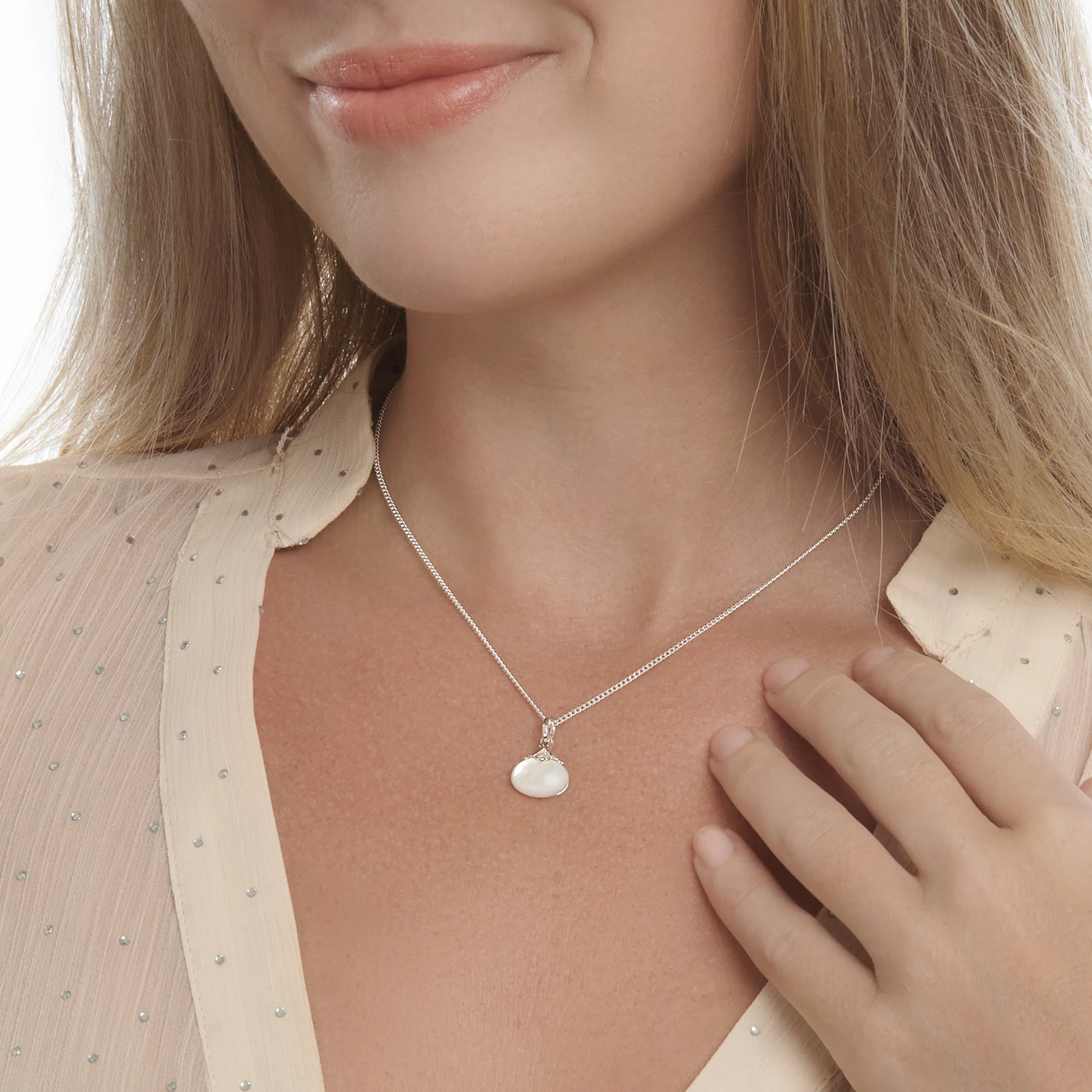 Deity Shimmer Pendant - Image 3