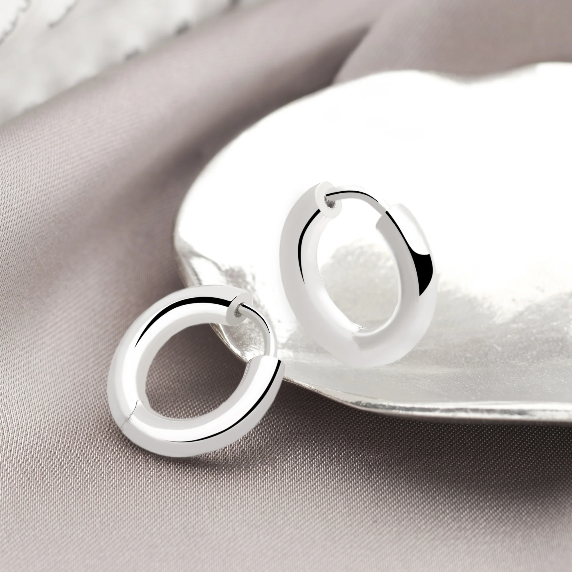 Hinged Hoops (15mm) - Image 2