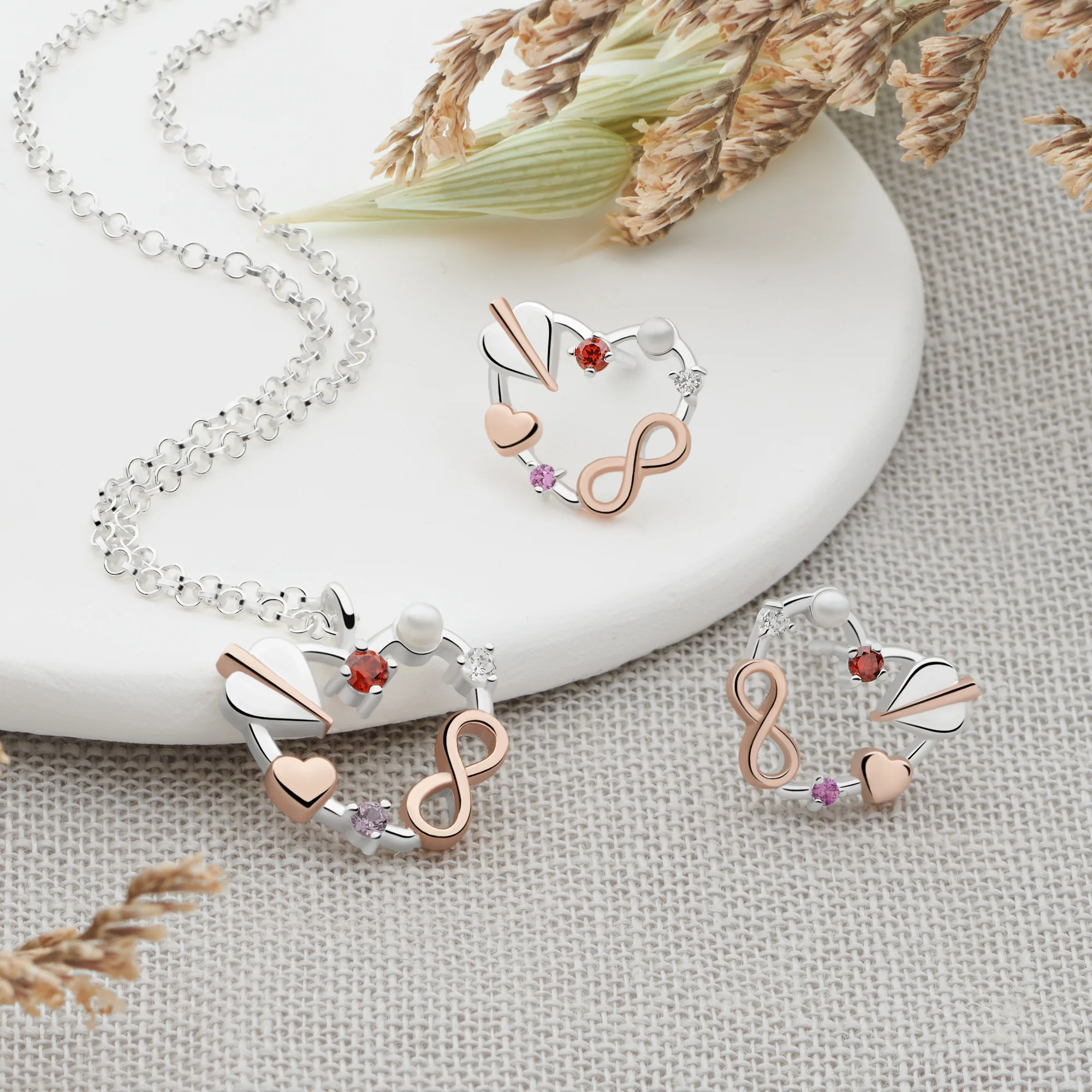 Lovers Wreath Earrings - Image 2