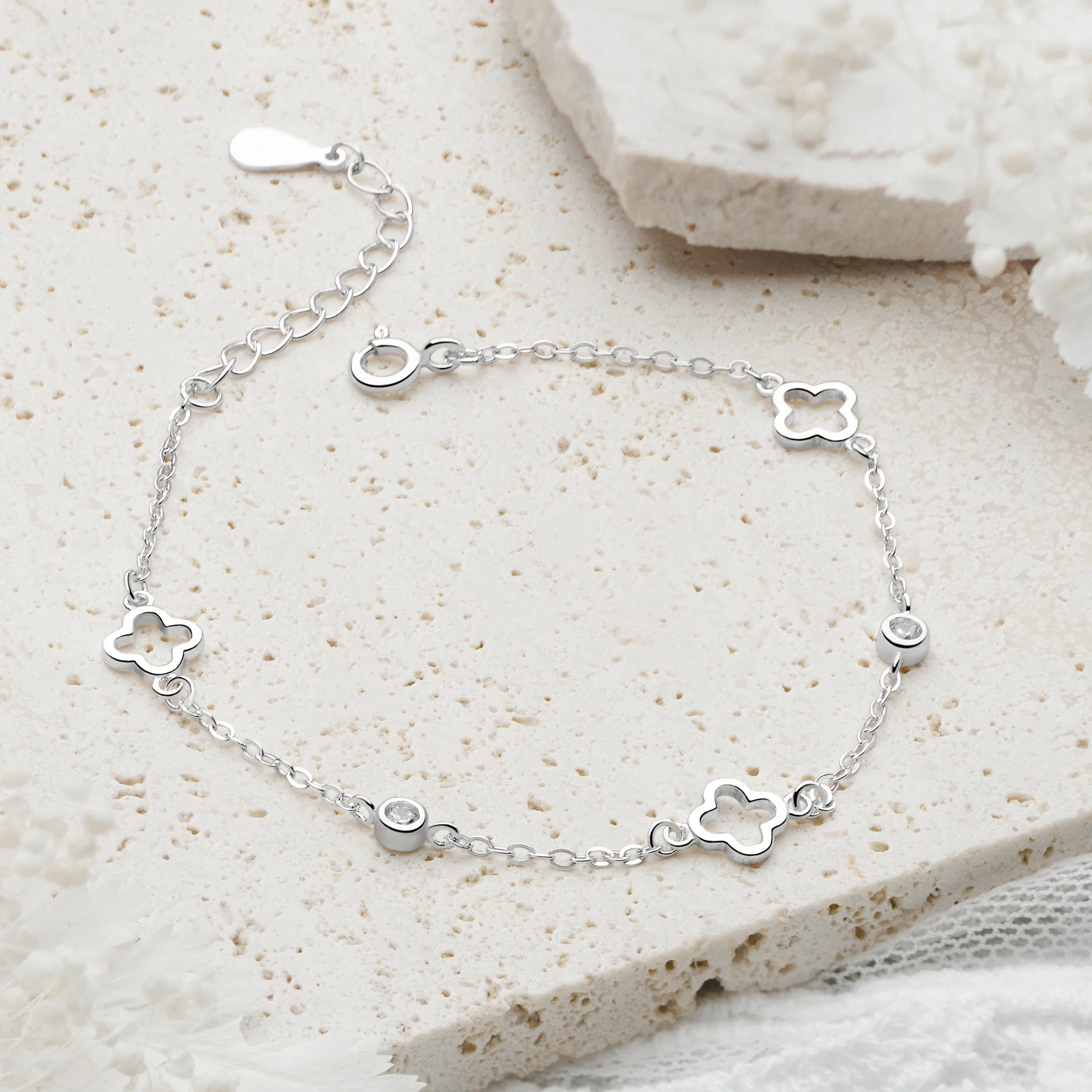 Lucky Clover Bracelet - Image 2