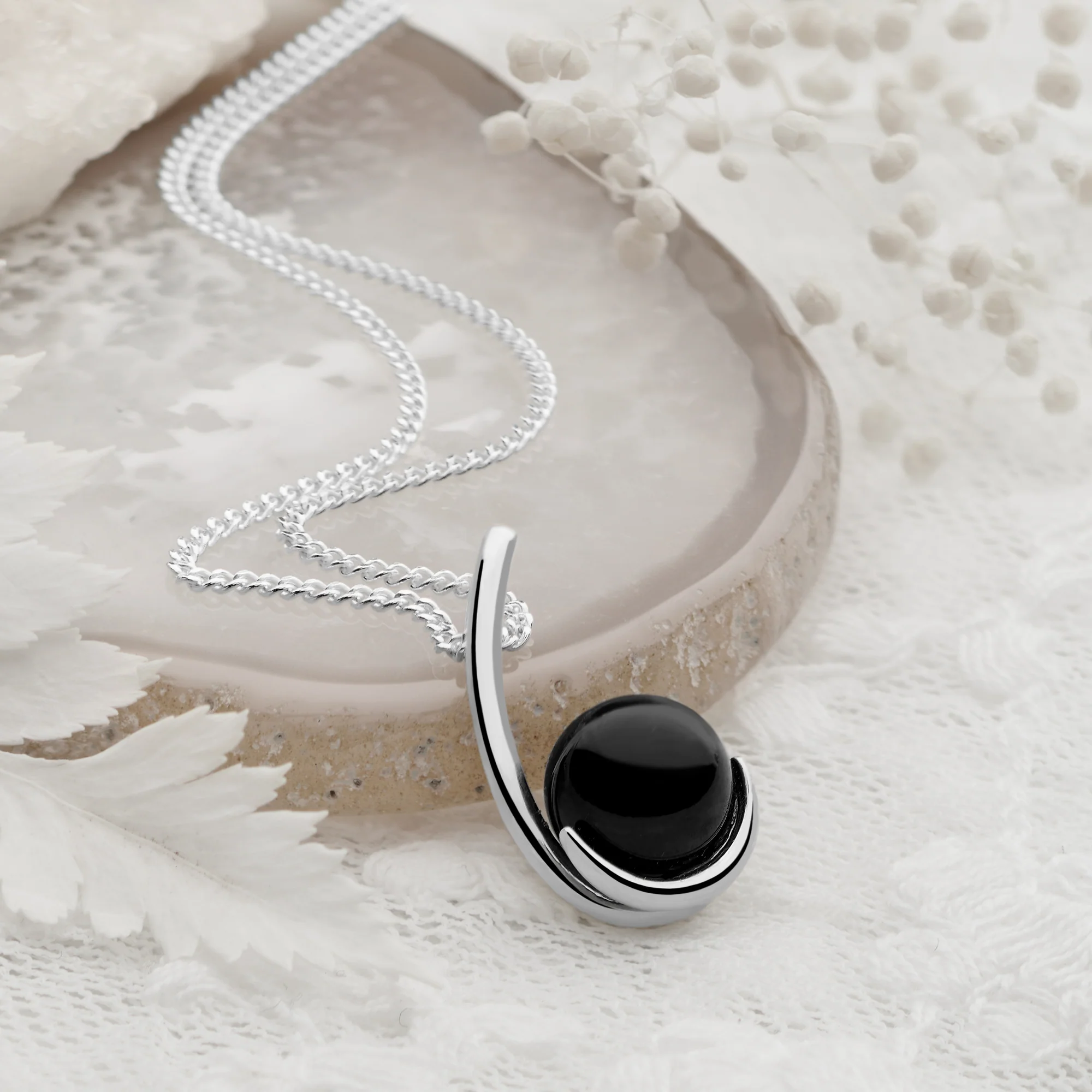 Midnight Nero Pendant - Image 2