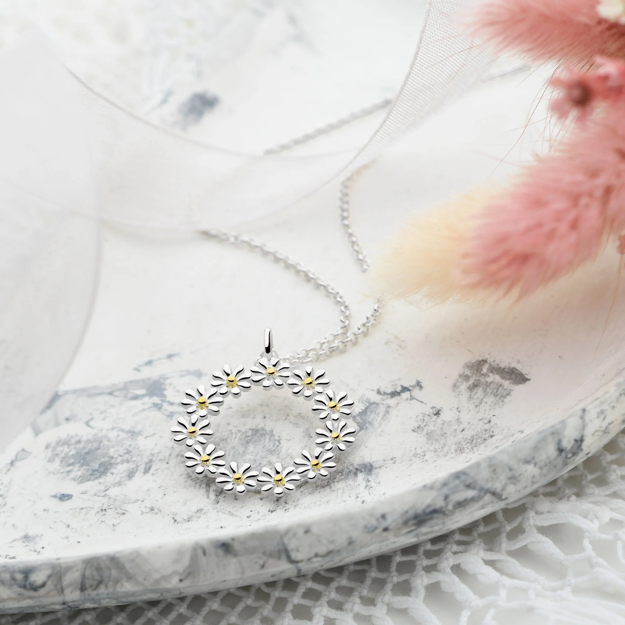 Ring Of Daisies Necklace - Image 2