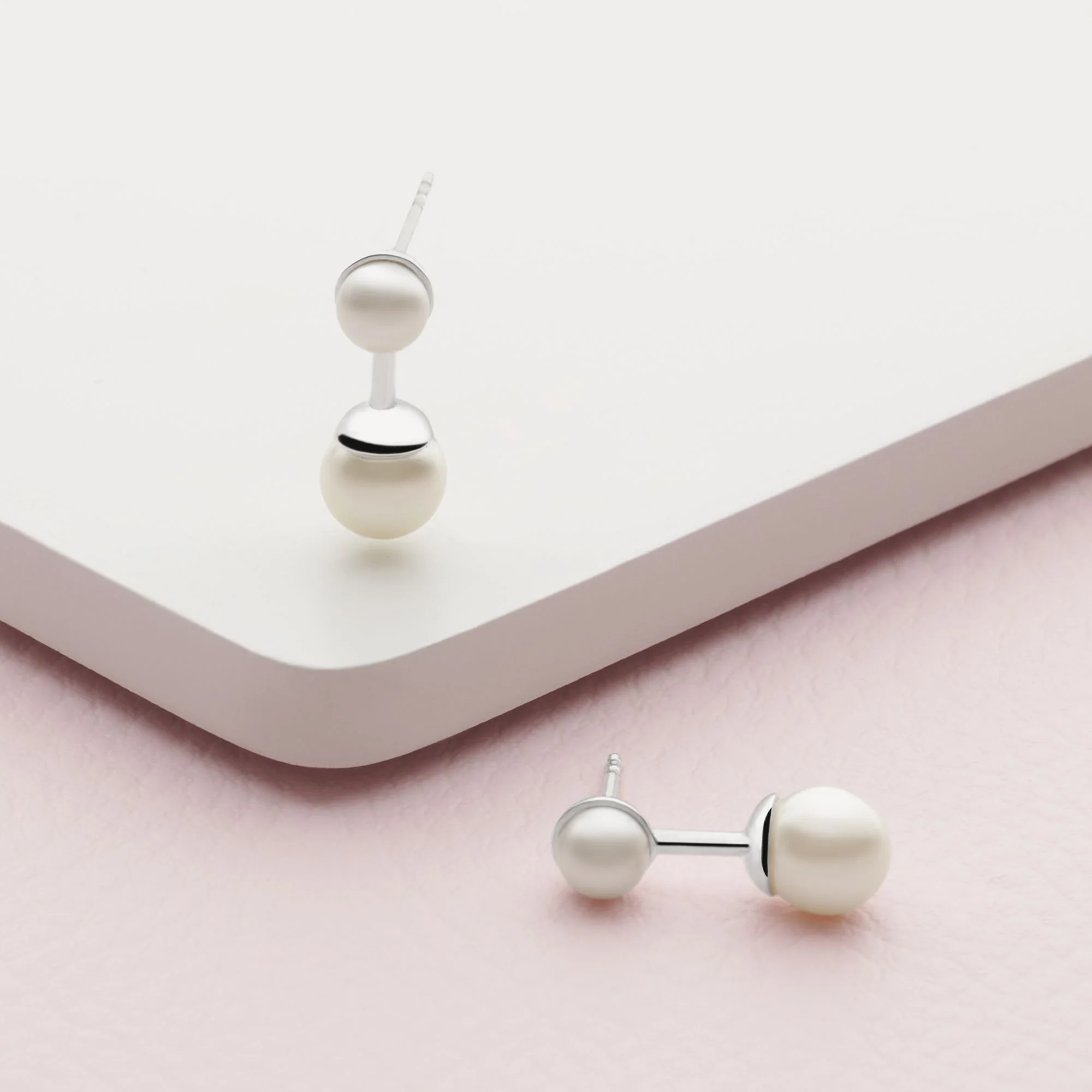 Vintage Pearl Earrings - Image 2